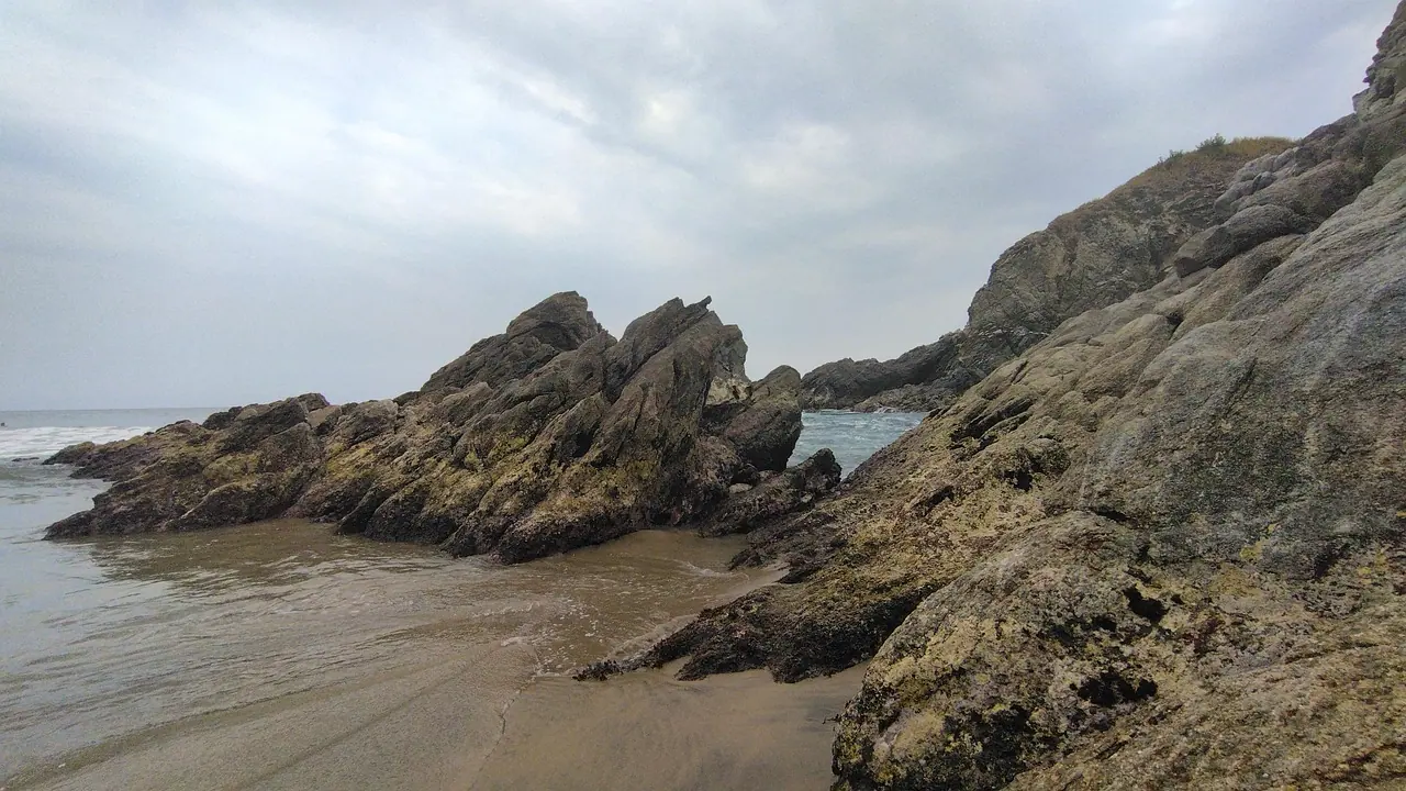 Beach, sand, rocks